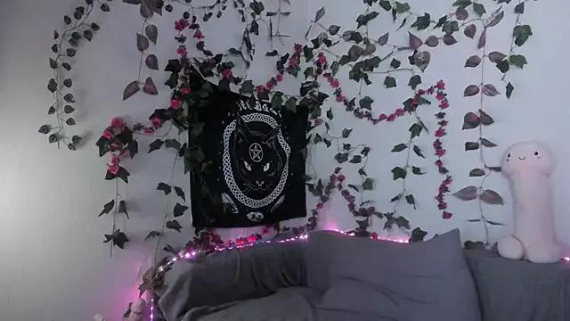 Customizable and immersive - Activate your taste buds and check-out our delicious choice of bondage cams streams with excited models getting their amazing bodies screwed with their beloved sex toys.
