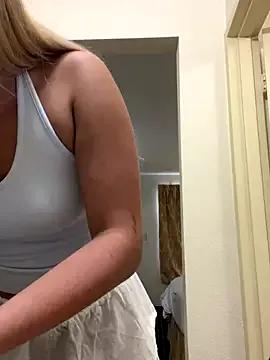 Photos of Kaylayoung12 from StripChat is Group