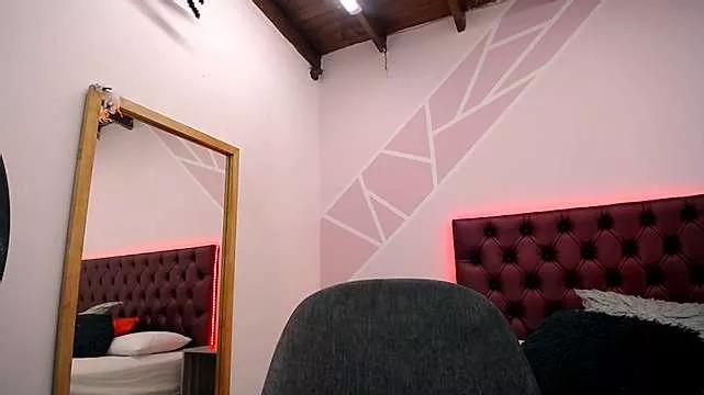 kelly_uribe from StripChat