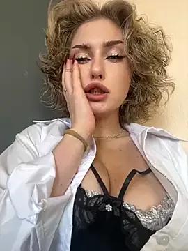 KellyKeler from StripChat is Freechat