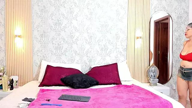 kendraalee from StripChat is Freechat