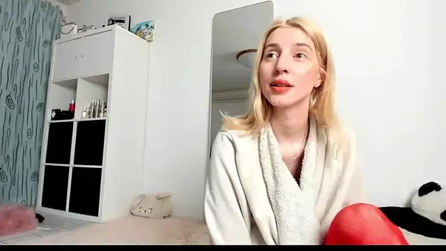 Photos of KenzieDawton from StripChat is Private