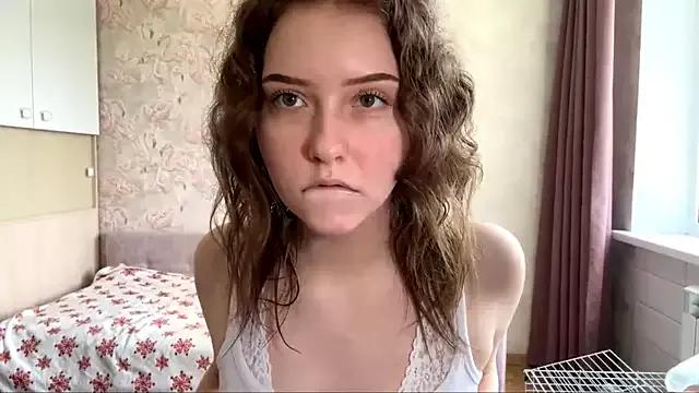 KFCutieMika from StripChat is Freechat