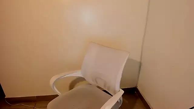 kiaraowen from StripChat is Freechat