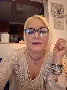 kikkastar from StripChat is Freechat
