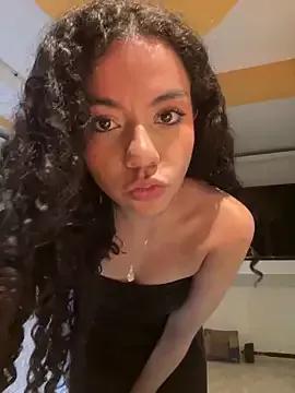 kiravicee from StripChat is Freechat