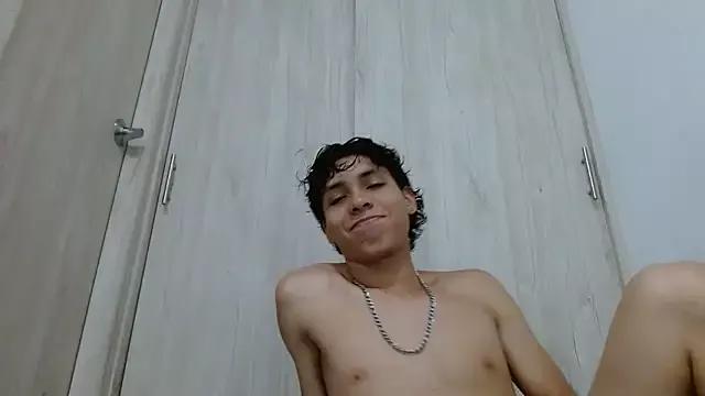 kissandfire from StripChat is Freechat