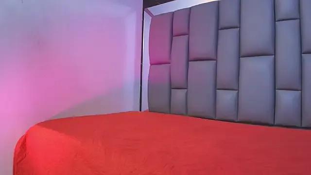 kissme_luna from StripChat is Freechat
