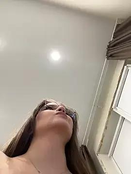 KissMeSasha from StripChat is Freechat