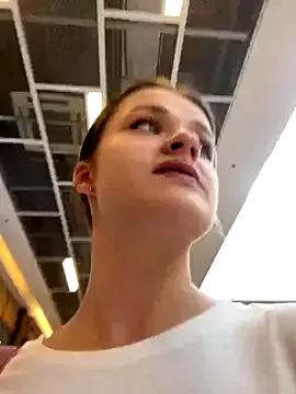 KittyQueeny from StripChat is Freechat