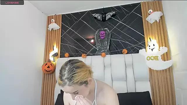 Customizable and immersive - Activate your taste buds and check-out our delicious choice of bondage cams streams with excited models getting their amazing bodies screwed with their beloved sex toys.