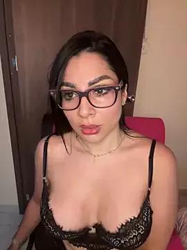 laemmarouse from StripChat is Freechat