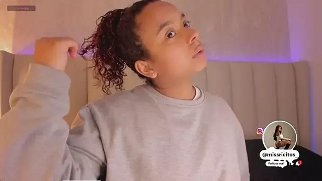 LaraCurls from StripChat is Freechat