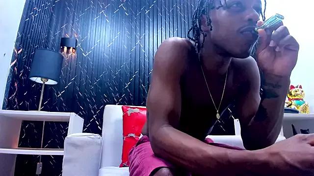LarryCollin from StripChat