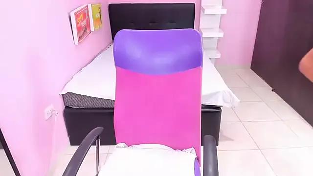 latin_doll_squirts from StripChat is Freechat