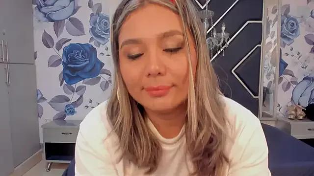 LatinaHoleQueen from StripChat is Freechat