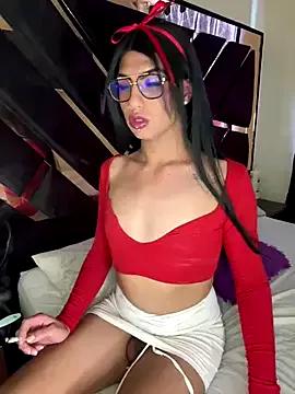 Lauragohott from StripChat is Freechat