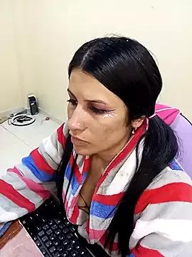 laurahotdirty from StripChat is Freechat