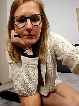 LauraLuxxx from StripChat is Freechat