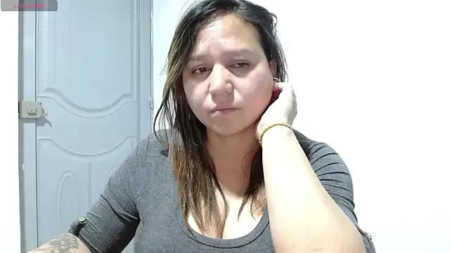 LauraReeves from StripChat is Freechat