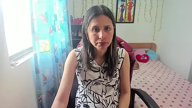 lauren_ashlee from StripChat is Freechat