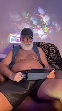 LeatherSdaddy from StripChat is Freechat