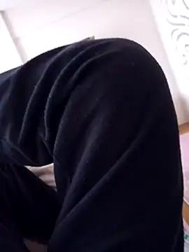 leona633 from StripChat is Freechat