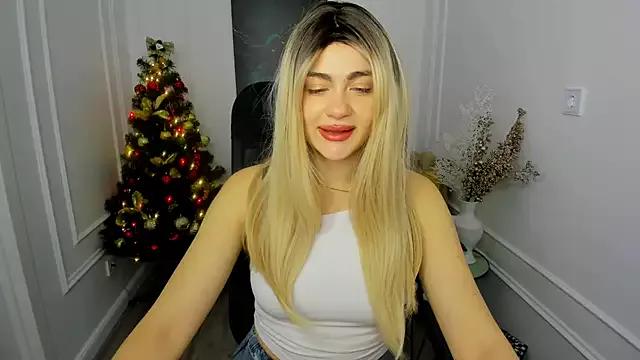 LeslieMineg from StripChat is Freechat