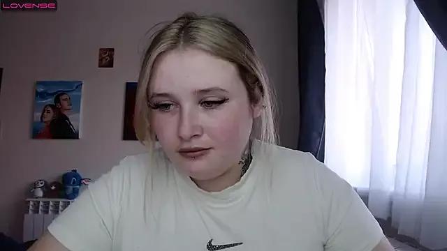 Light_Luna from StripChat is Freechat