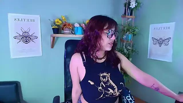 Liittleluaa_ from StripChat