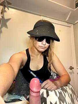 Lilamelon from StripChat is Freechat