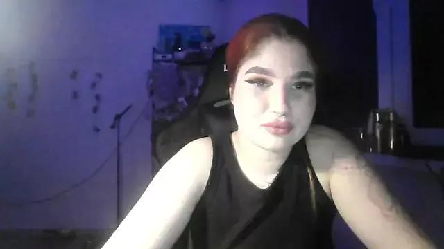 Lilfiregirl from StripChat is Freechat