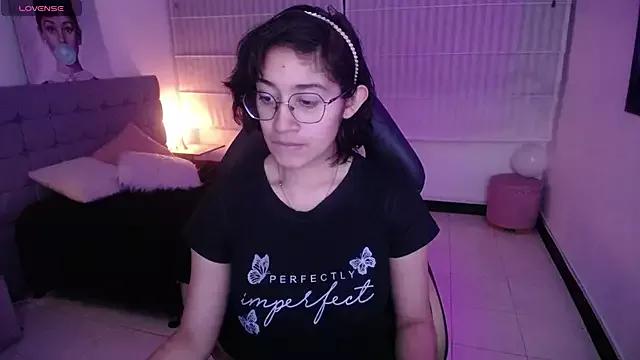 Lili_Gomez_ from StripChat is Freechat