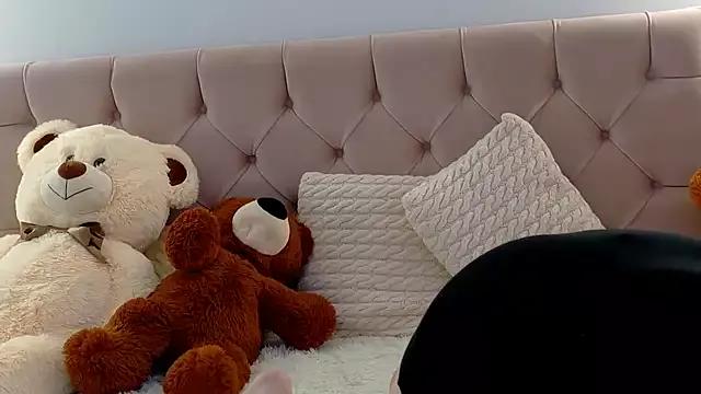 Lilliana_Moon from StripChat is Freechat
