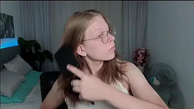 Lilly_Belly from StripChat is Freechat