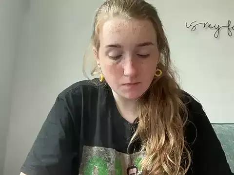 lilsbabyxo from StripChat is Freechat