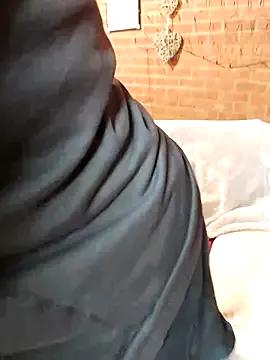 Lilybanx from StripChat is Freechat