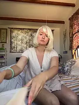 lilybloomfield from StripChat is Freechat
