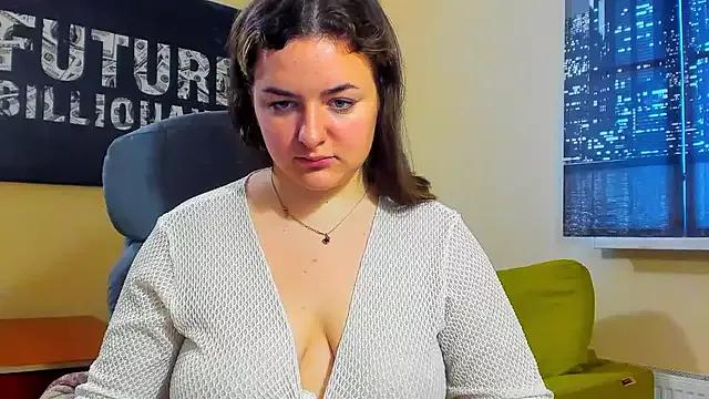 Lina-Elliot from StripChat is Freechat