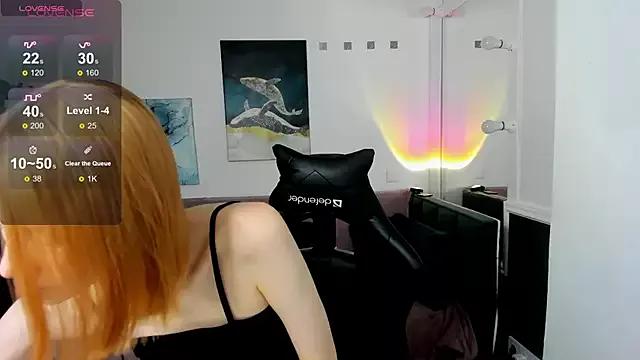Linapuff from StripChat is Freechat