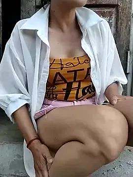 linda_bae00 from StripChat is Freechat