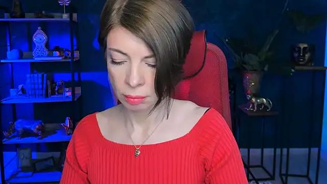 LindaGarrza from StripChat is Freechat
