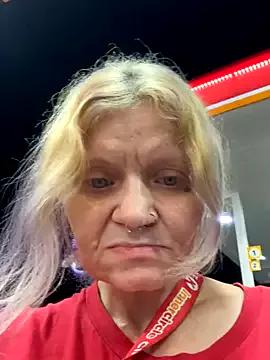 lindzybella from StripChat is Freechat