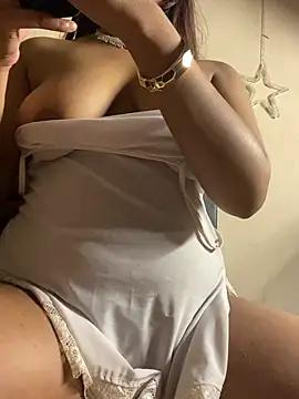 Lisa_richards from StripChat is Freechat