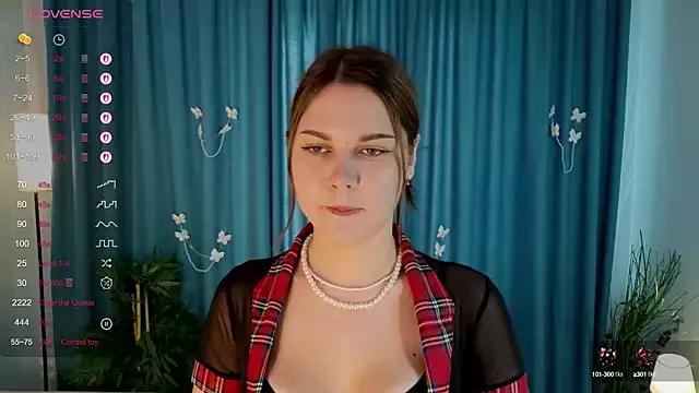 lisabaus from StripChat is Freechat