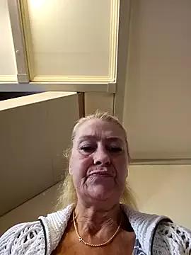 lisalustjouw from StripChat is Freechat