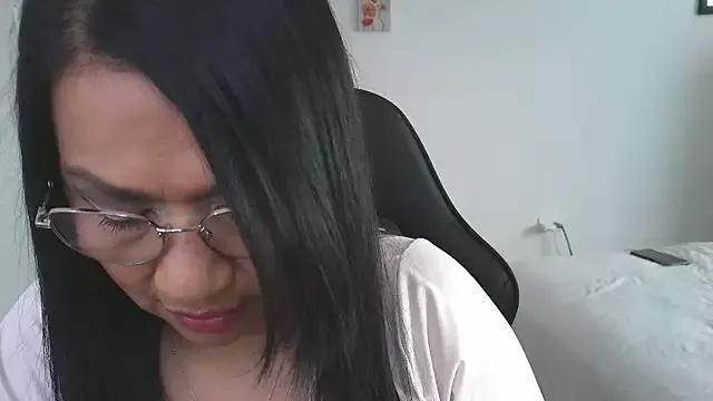 LissafeetHott from StripChat is Freechat