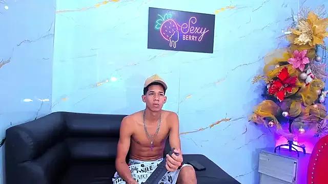 Little_nicoll from StripChat is Freechat