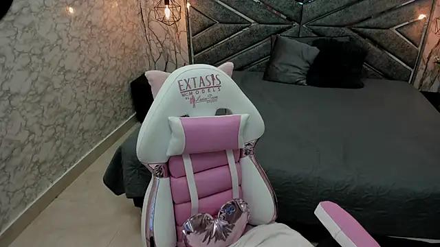 Customizable and immersive - Activate your taste buds and check-out our delicious choice of bondage cams streams with excited models getting their amazing bodies screwed with their beloved sex toys.