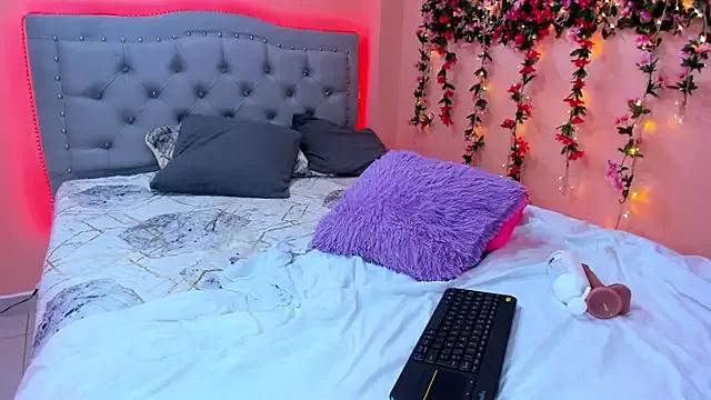 Customizable and immersive - Activate your taste buds and check-out our delicious choice of bondage cams streams with excited models getting their amazing bodies screwed with their beloved sex toys.